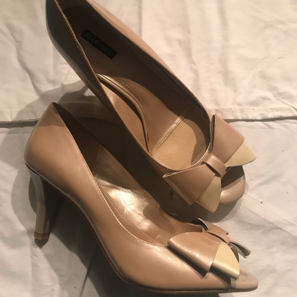 Ladies shoes - Picture 2 of 2